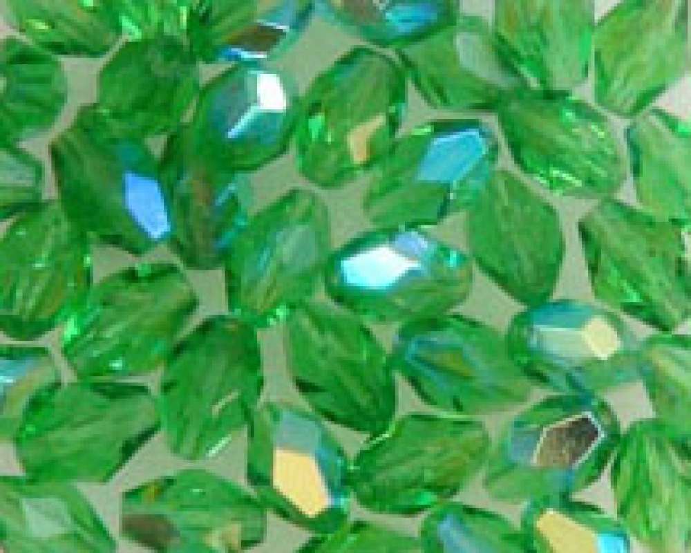 Glas-Schliffolive 6x4mm smaragd irisierend