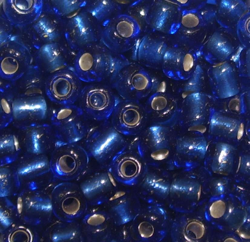 Rocailles 4mm mit Silbereinzug dunkelblau